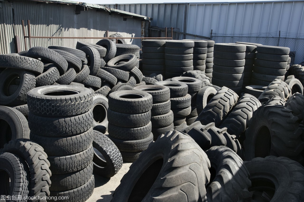 舊輪胎在回收中心
